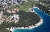 Moderno appartamento attrezzato, situato a 100 m dalla spiaggia, a 2 km dal centro della città, in...