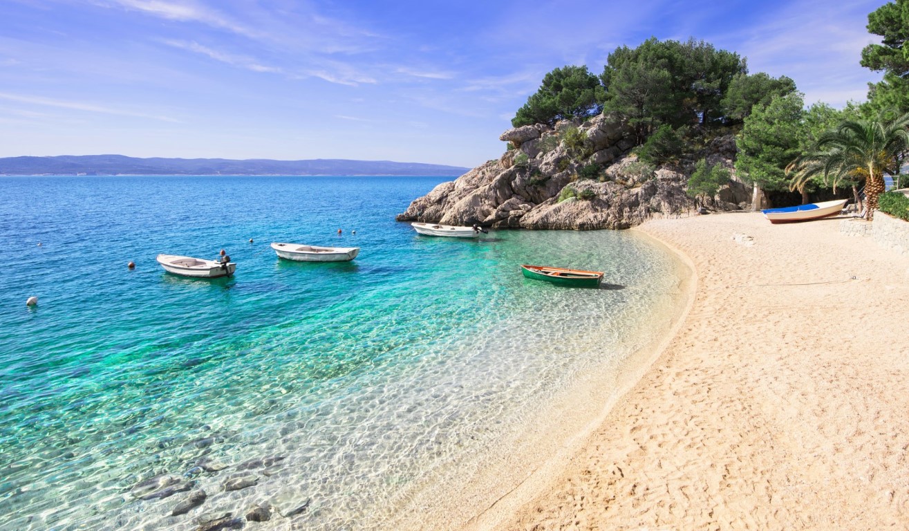 Spiaggia Podraće a Brela alloggio e appartamenti nei dintorni